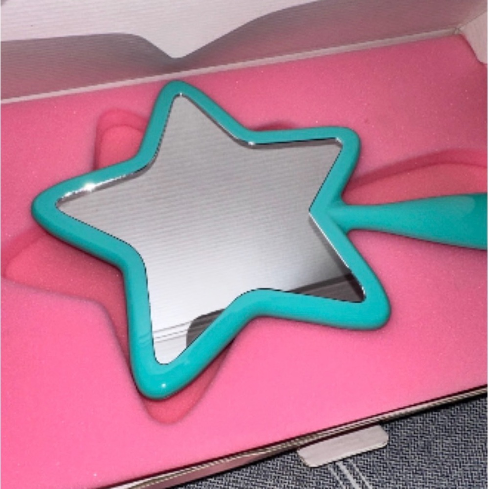 Jeffree Star Star-Shaped Mirror • Color “Tiffany”